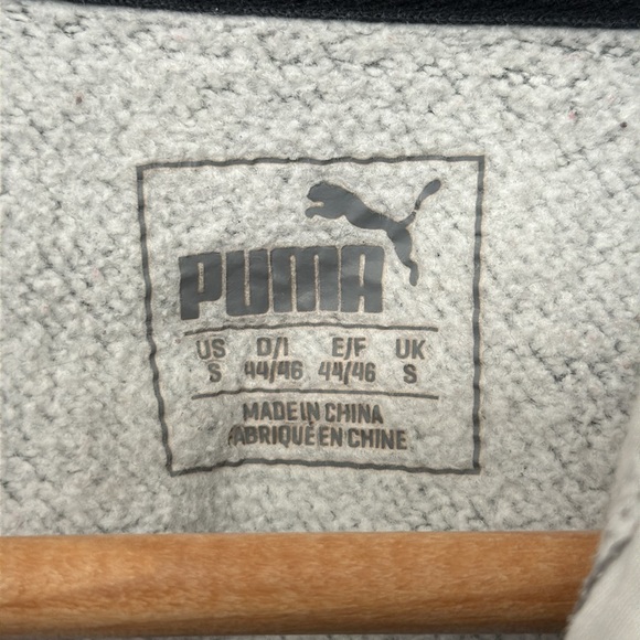 🌈5/$25 BUNDLE! Gray & White Puma Hoodie JumpCat Logo size Small - Picture 3 of 8